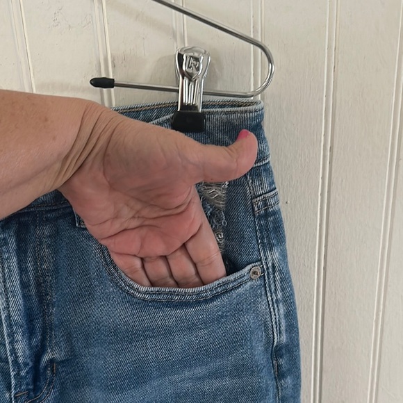 American Eagle Distressed Stretch Blue Mom Jeans sz 6 - Picture 8 of 14